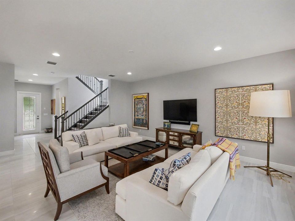 Entry/Formal Living