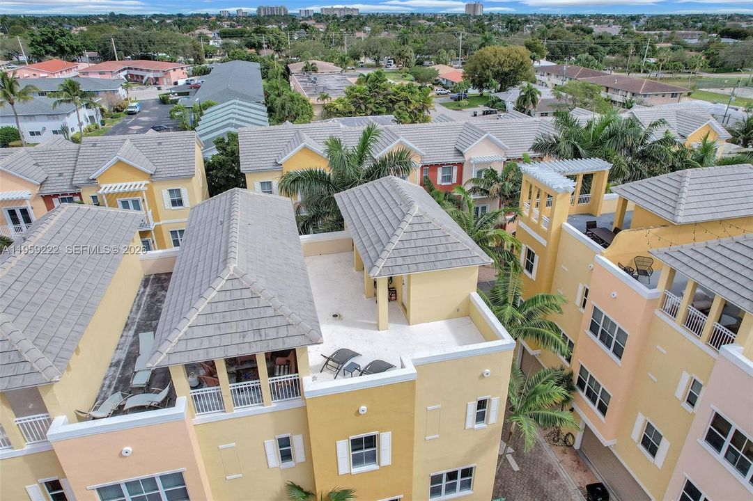 For Sale: $550,000 (3 beds, 3 baths, 1854 Square Feet)