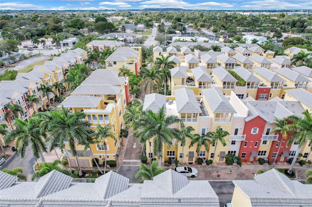 For Sale: $550,000 (3 beds, 3 baths, 1854 Square Feet)