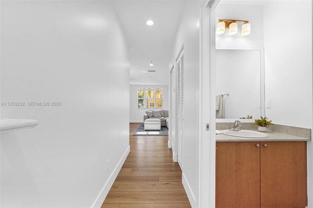 For Sale: $550,000 (3 beds, 3 baths, 1854 Square Feet)