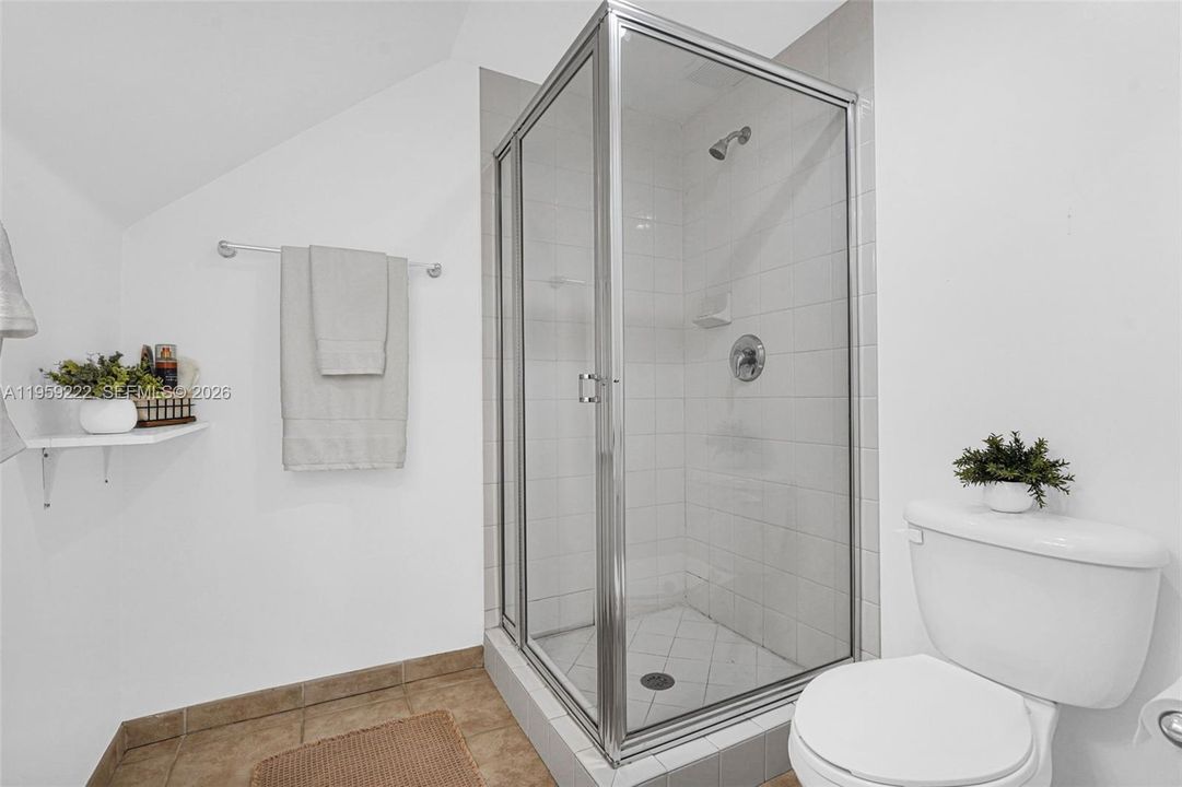 For Sale: $550,000 (3 beds, 3 baths, 1854 Square Feet)
