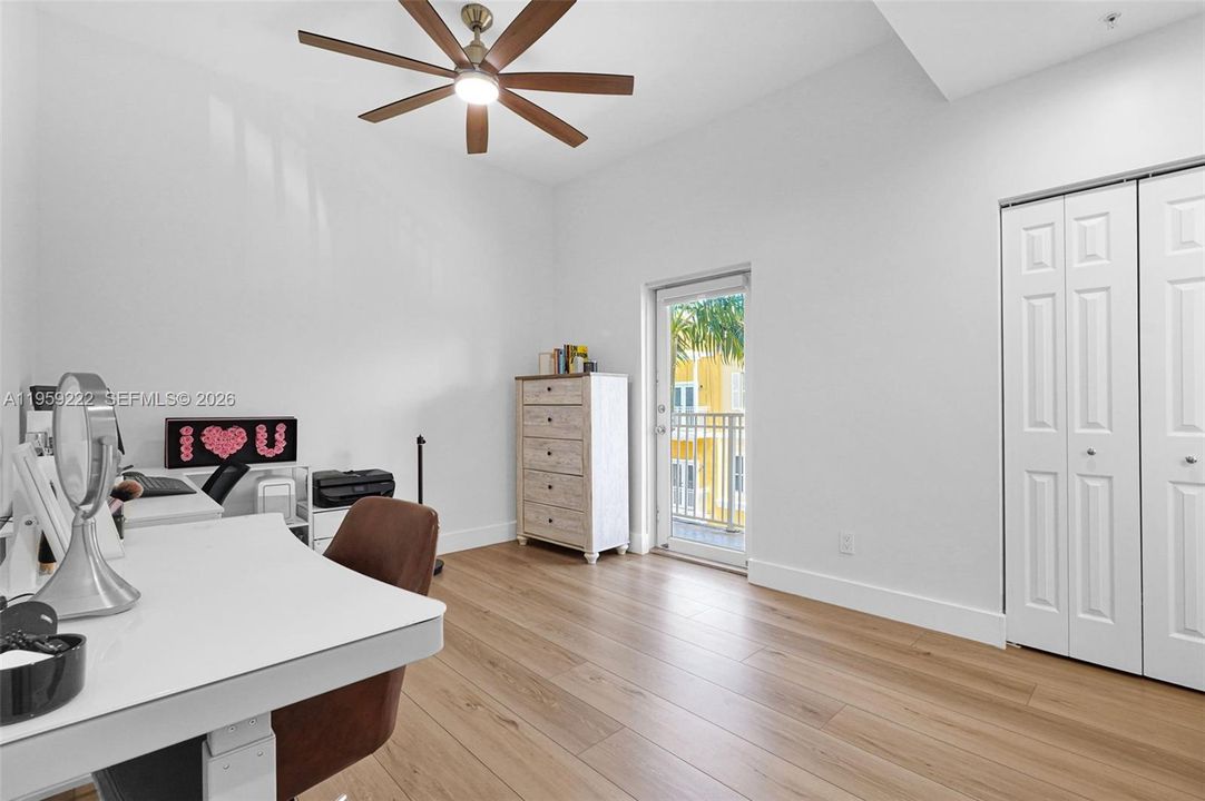 For Sale: $550,000 (3 beds, 3 baths, 1854 Square Feet)