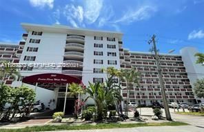 For Sale: $209,000 (2 beds, 2 baths, 1025 Square Feet)