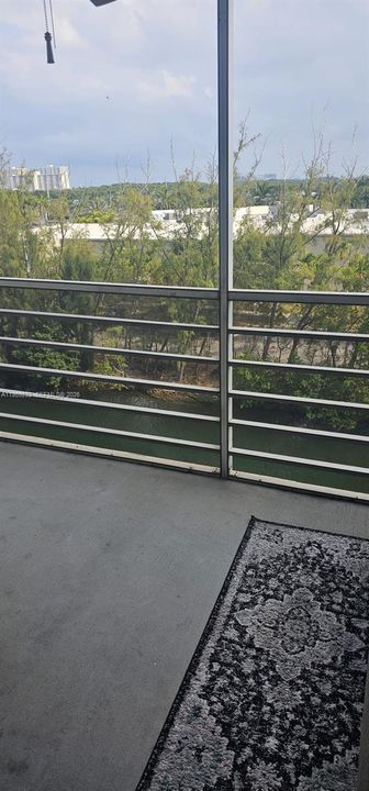 For Sale: $209,000 (2 beds, 2 baths, 1025 Square Feet)