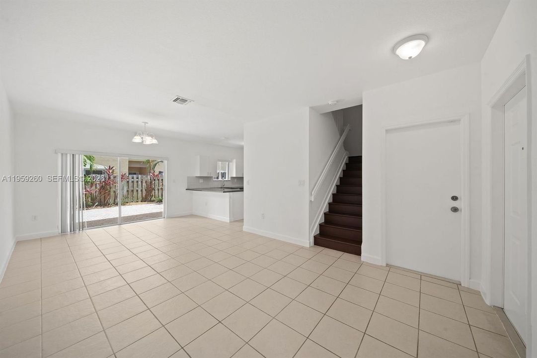 For Sale: $384,999 (2 beds, 2 baths, 1150 Square Feet)