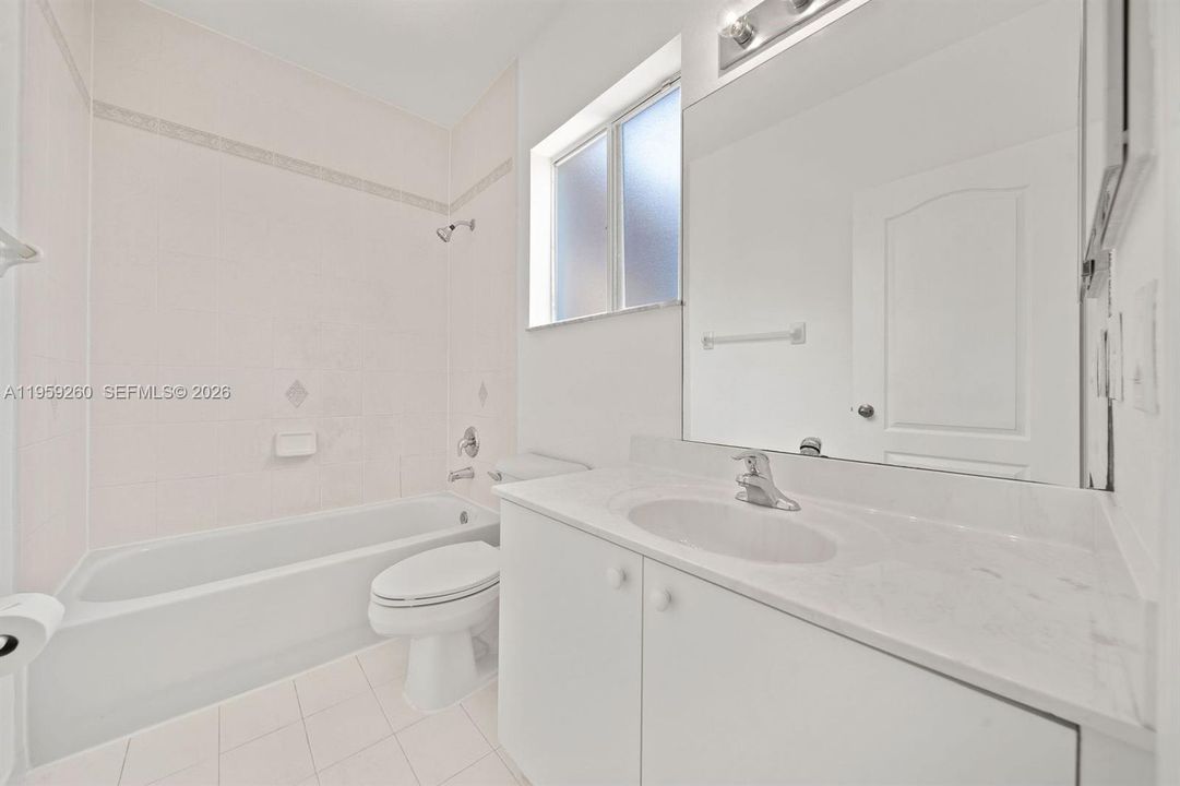 For Sale: $384,999 (2 beds, 2 baths, 1150 Square Feet)