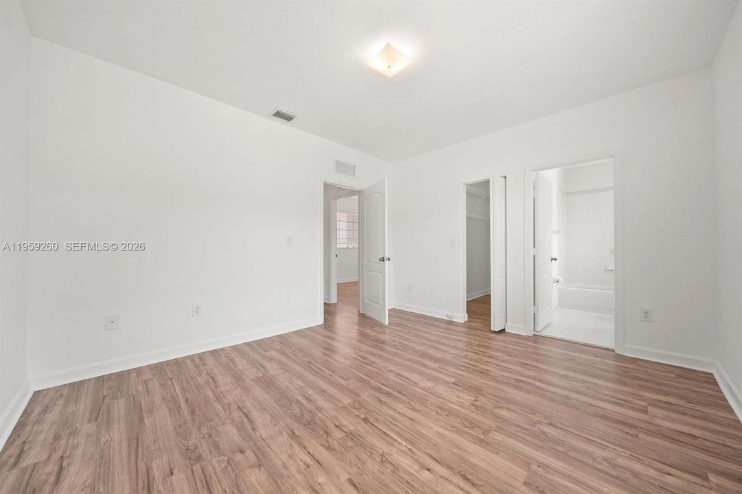 For Sale: $384,999 (2 beds, 2 baths, 1150 Square Feet)