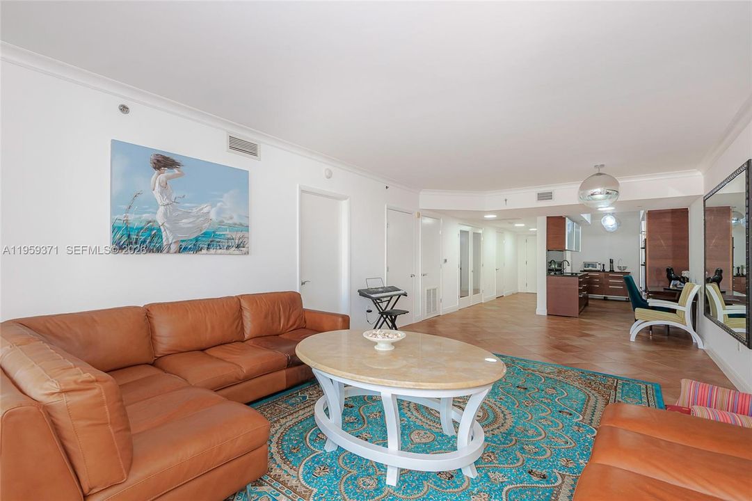 For Sale: $799,000 (3 beds, 3 baths, 1571 Square Feet)