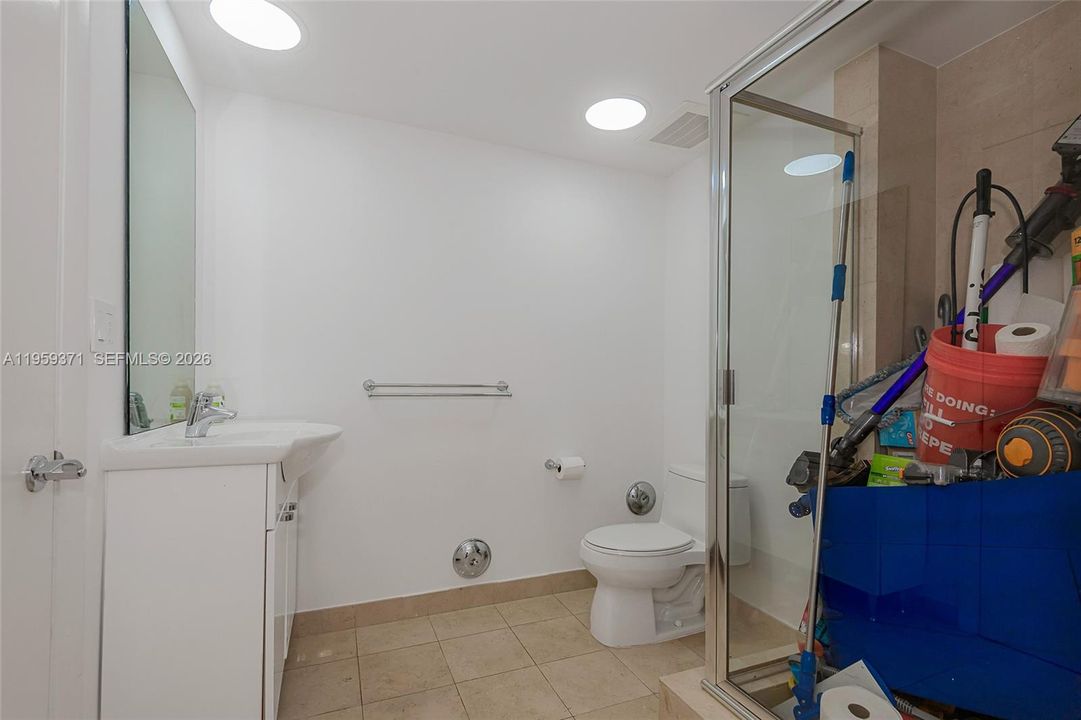 For Sale: $799,000 (3 beds, 3 baths, 1571 Square Feet)