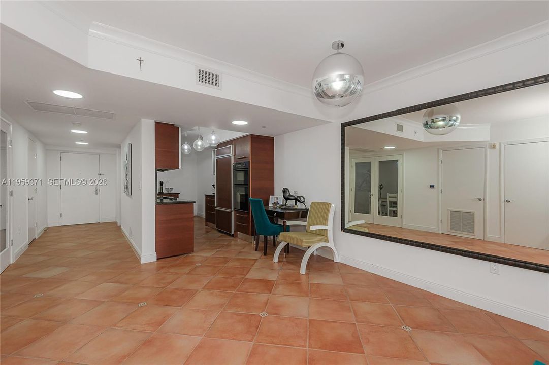 For Sale: $799,000 (3 beds, 3 baths, 1571 Square Feet)