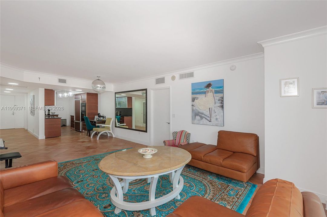 For Sale: $799,000 (3 beds, 3 baths, 1571 Square Feet)