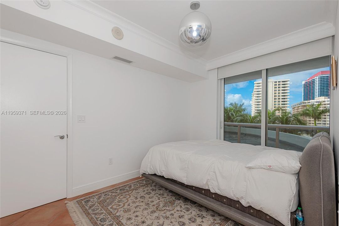 For Sale: $799,000 (3 beds, 3 baths, 1571 Square Feet)