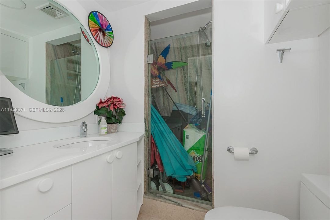For Sale: $799,000 (3 beds, 3 baths, 1571 Square Feet)