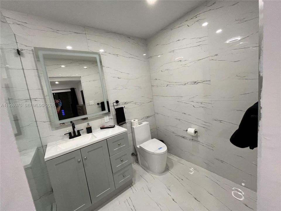 For Rent: $12,000 (5 beds, 3 baths, 1654 Square Feet)