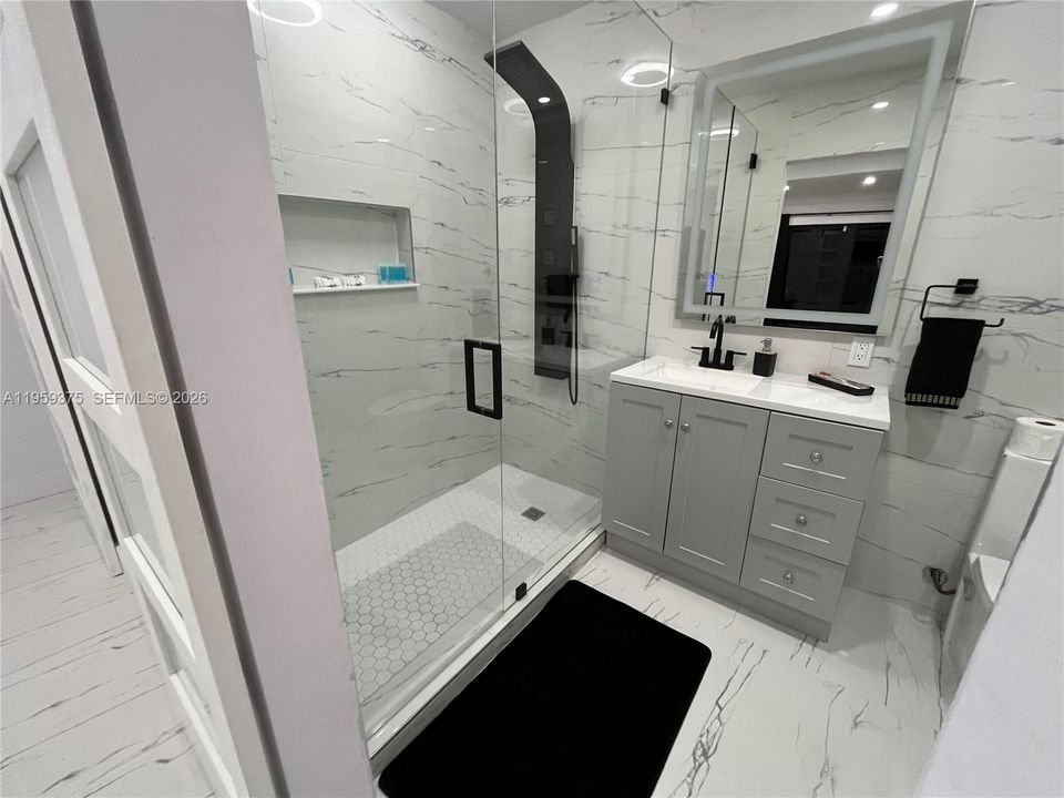 For Rent: $12,000 (5 beds, 3 baths, 1654 Square Feet)