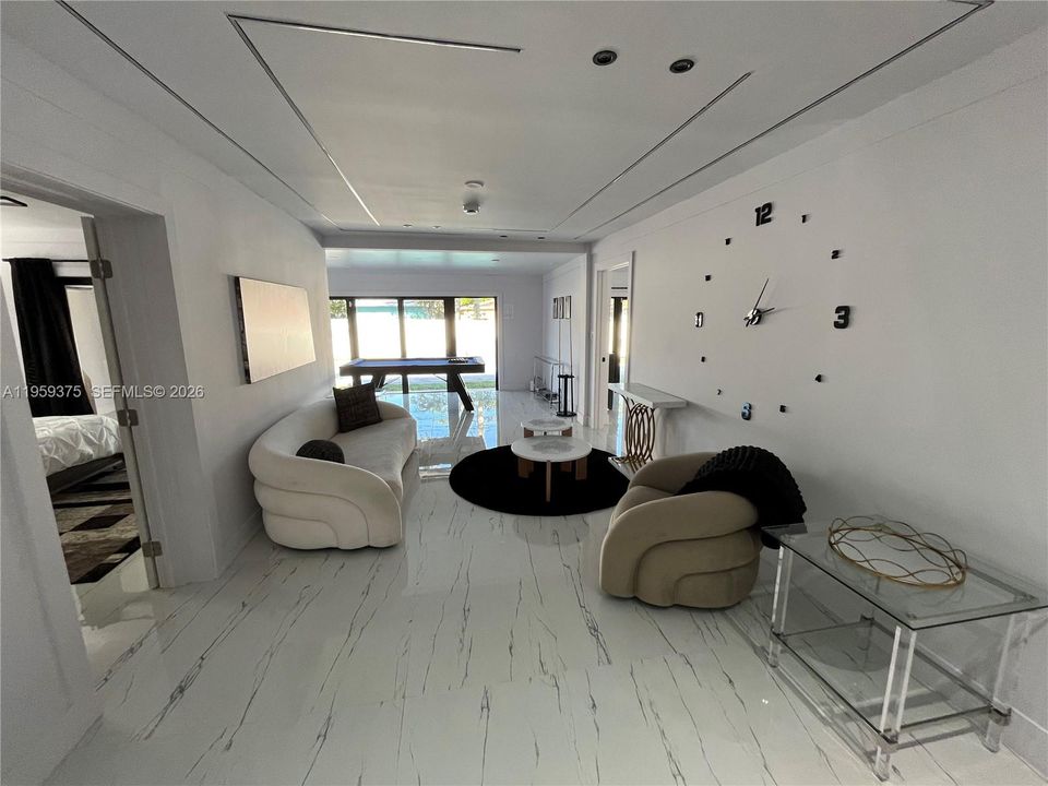 For Rent: $12,000 (5 beds, 3 baths, 1654 Square Feet)