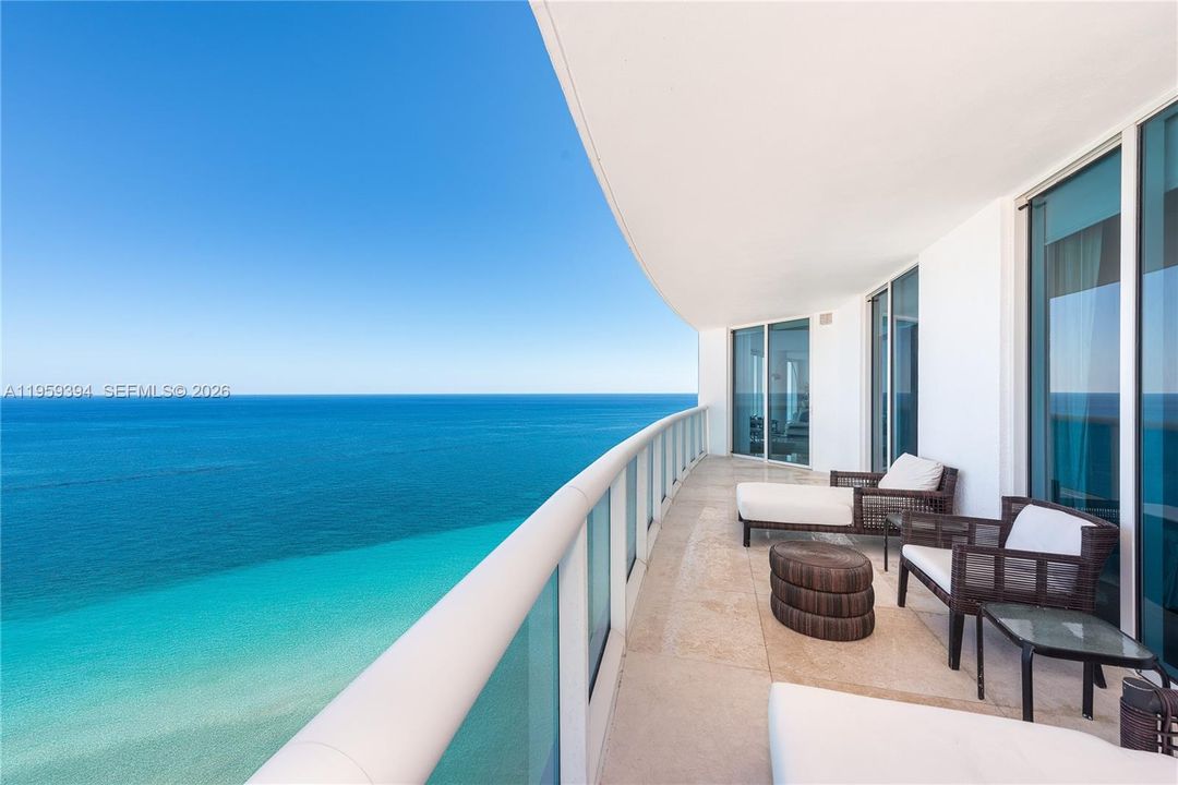 Active With Contract: $15,000 (3 beds, 3 baths, 3062 Square Feet)