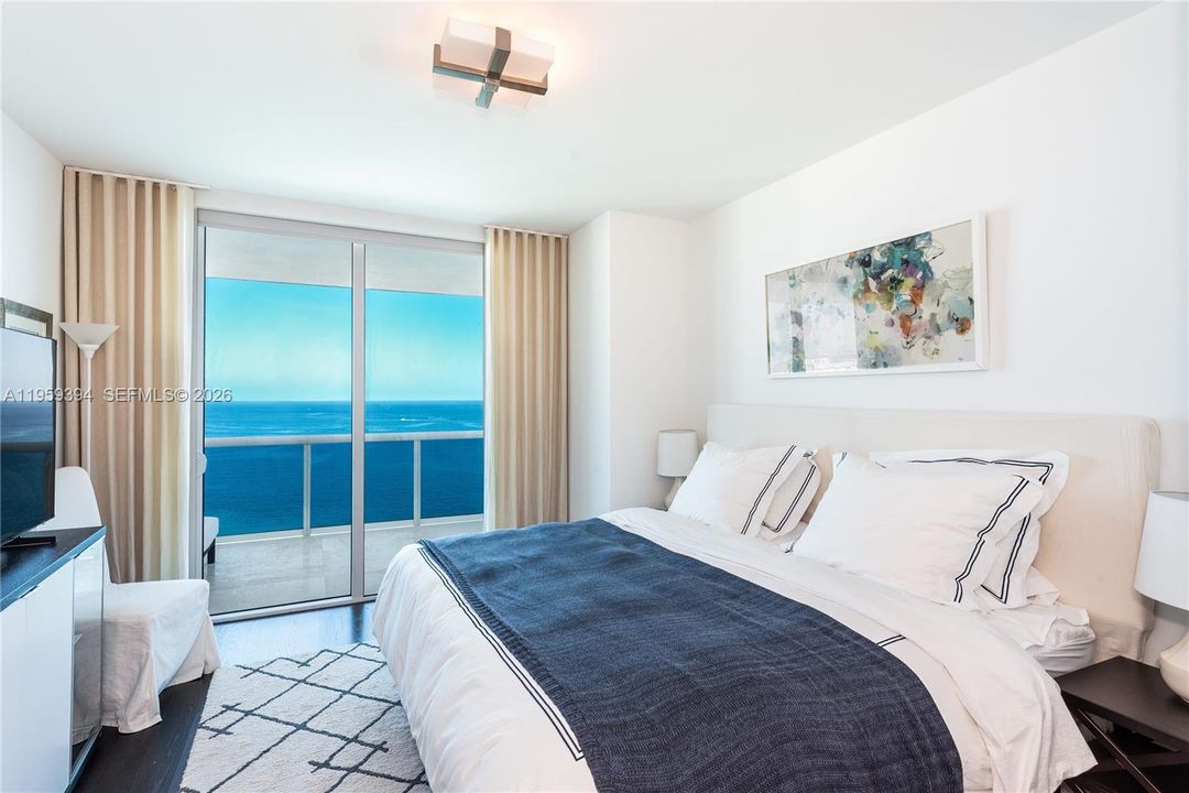 Active With Contract: $15,000 (3 beds, 3 baths, 3062 Square Feet)