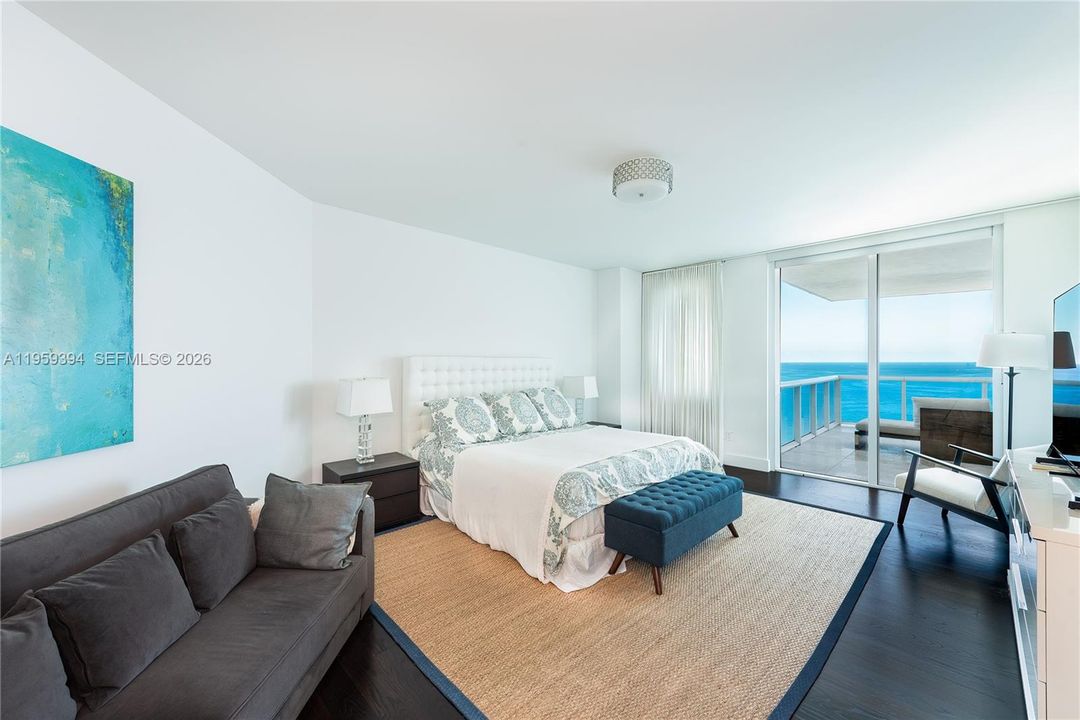 Active With Contract: $15,000 (3 beds, 3 baths, 3062 Square Feet)