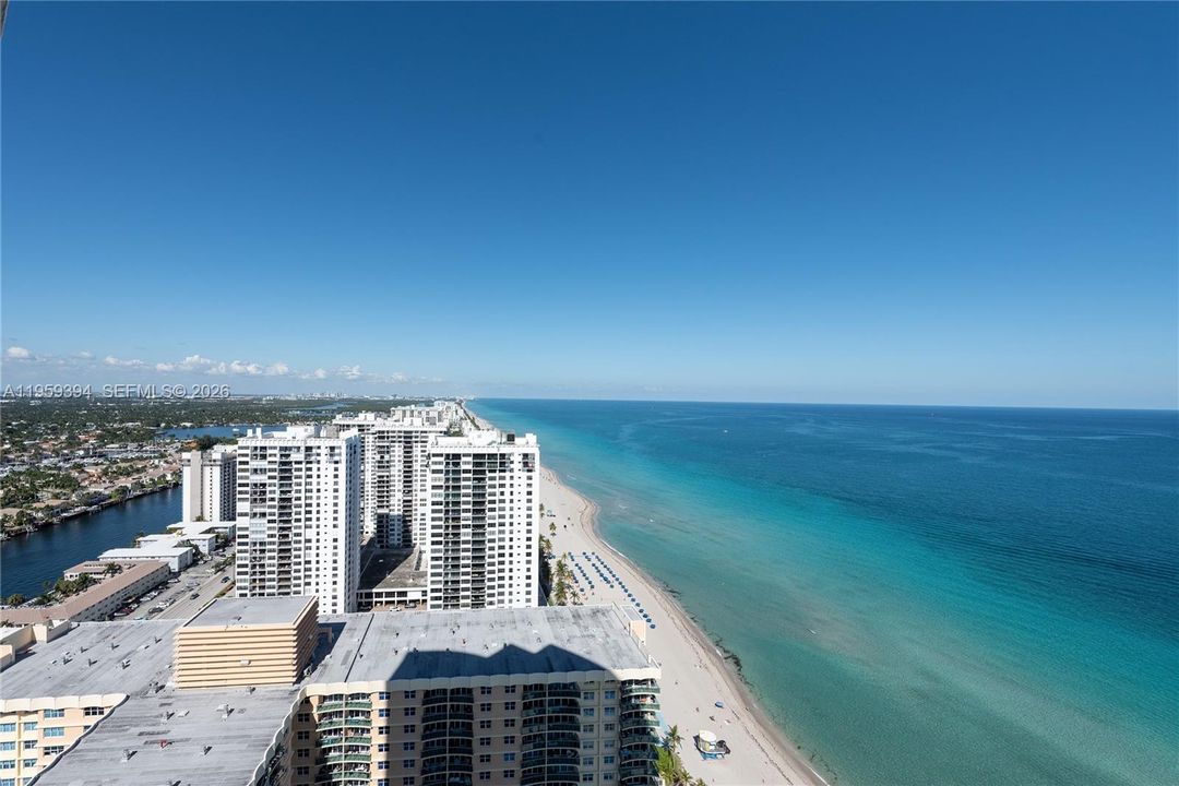 Active With Contract: $15,000 (3 beds, 3 baths, 3062 Square Feet)