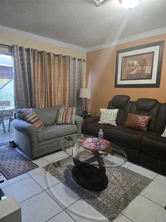 En Venta: $375,000 (3 camas, 2 baños, 1308 Pies cuadrados)