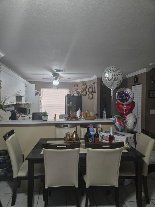 En Venta: $375,000 (3 camas, 2 baños, 1308 Pies cuadrados)