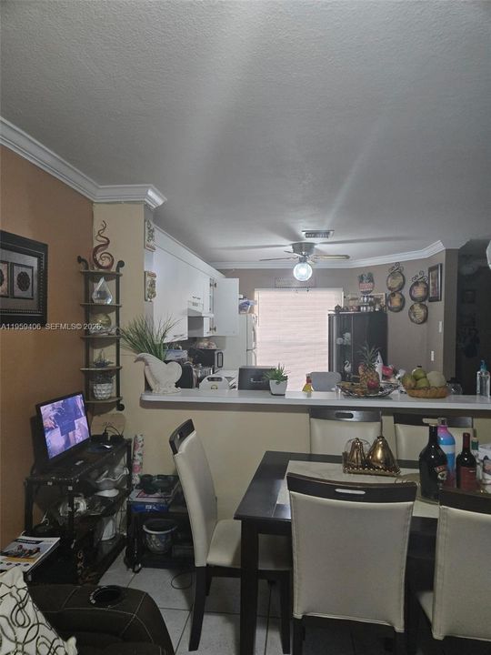 En Venta: $375,000 (3 camas, 2 baños, 1308 Pies cuadrados)
