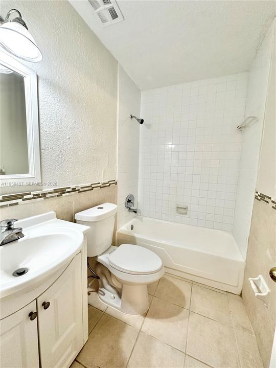 На продажу: $370,000 (2 спален, 2 ванн, 960 Квадратных фут)