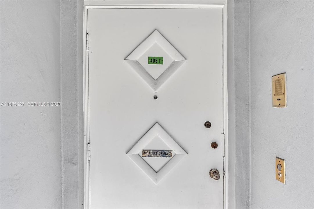 На продажу: $159,000 (1 спален, 1 ванн, 770 Квадратных фут)