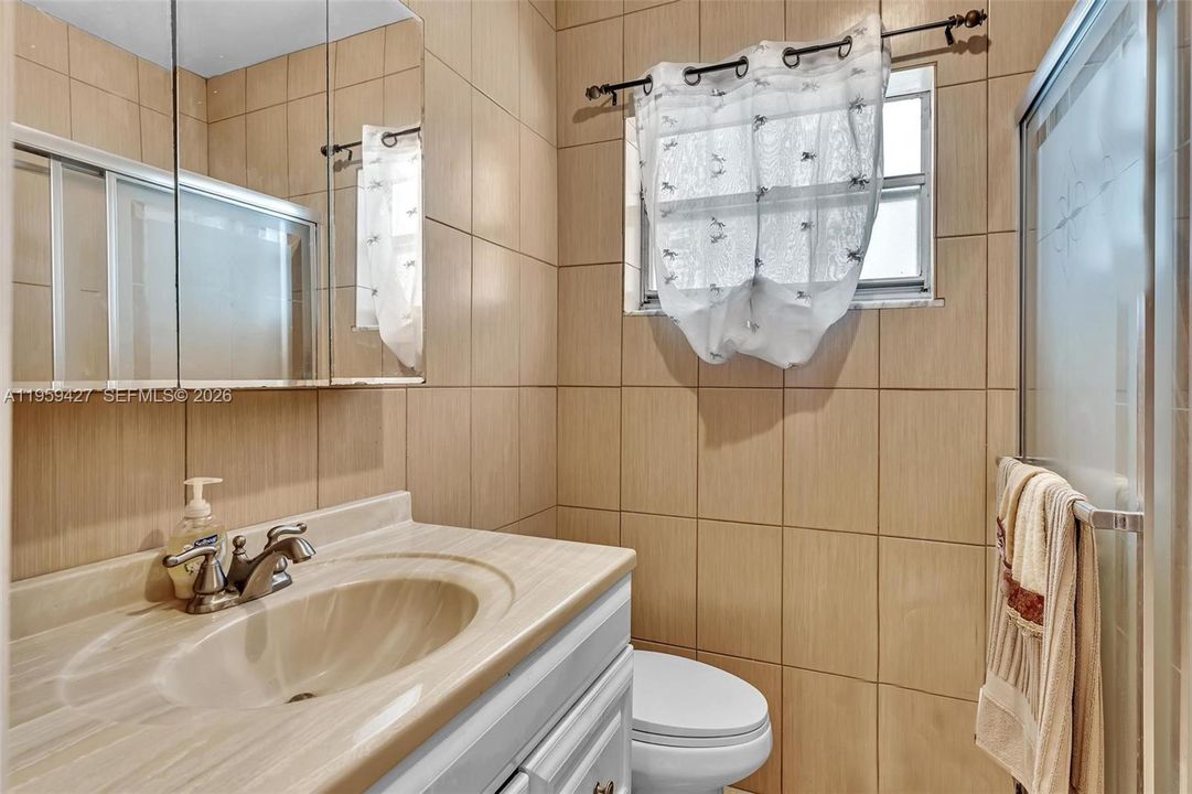 На продажу: $159,000 (1 спален, 1 ванн, 770 Квадратных фут)