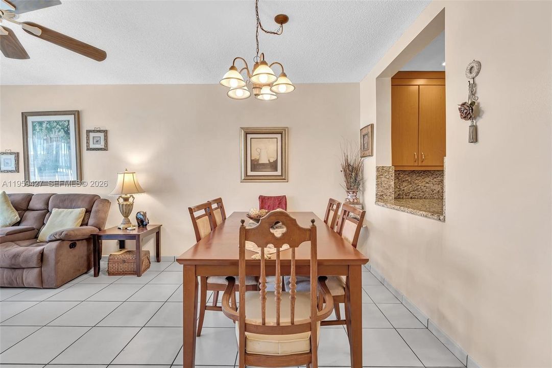 На продажу: $159,000 (1 спален, 1 ванн, 770 Квадратных фут)