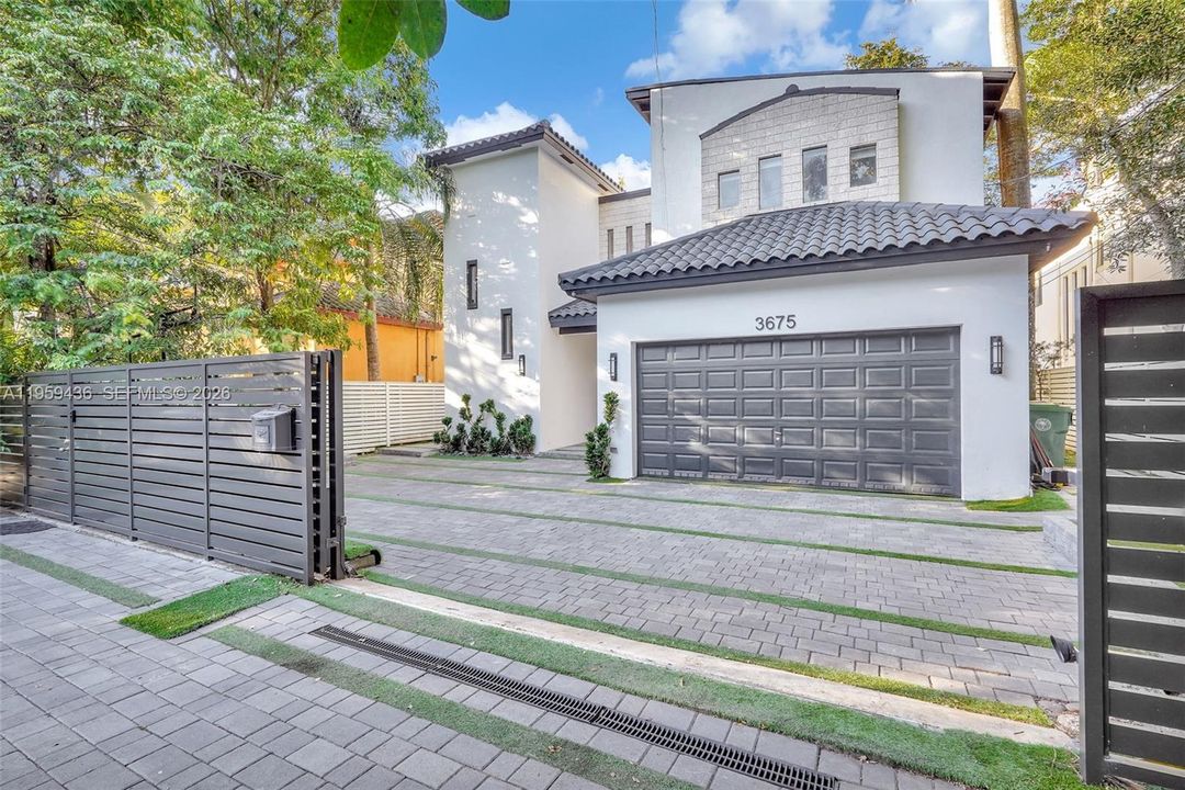 For Sale: $3,199,000 (4 beds, 4 baths, 3825 Square Feet)