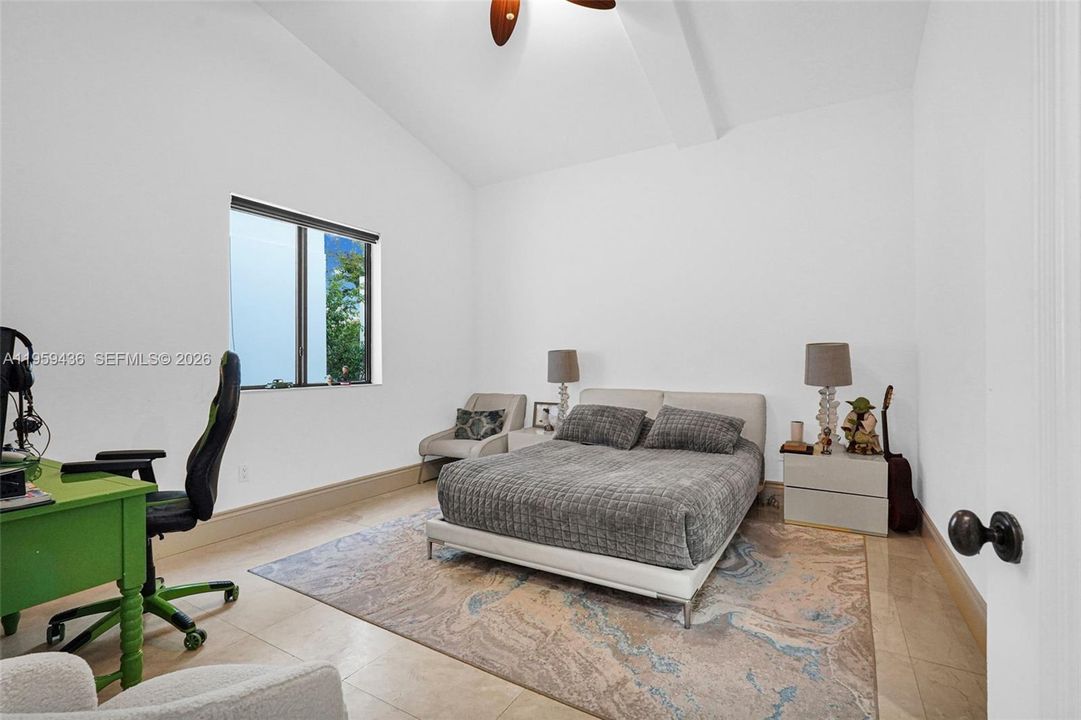 For Sale: $3,199,000 (4 beds, 4 baths, 3825 Square Feet)