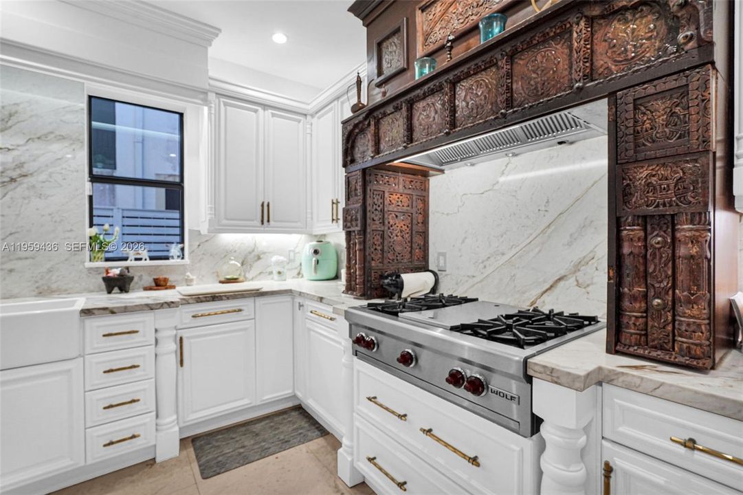 For Sale: $3,199,000 (4 beds, 4 baths, 3825 Square Feet)