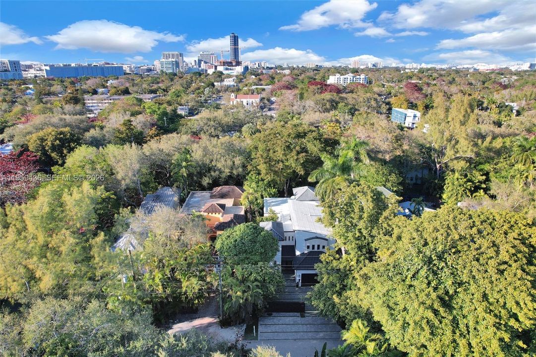 For Sale: $3,199,000 (4 beds, 4 baths, 3825 Square Feet)