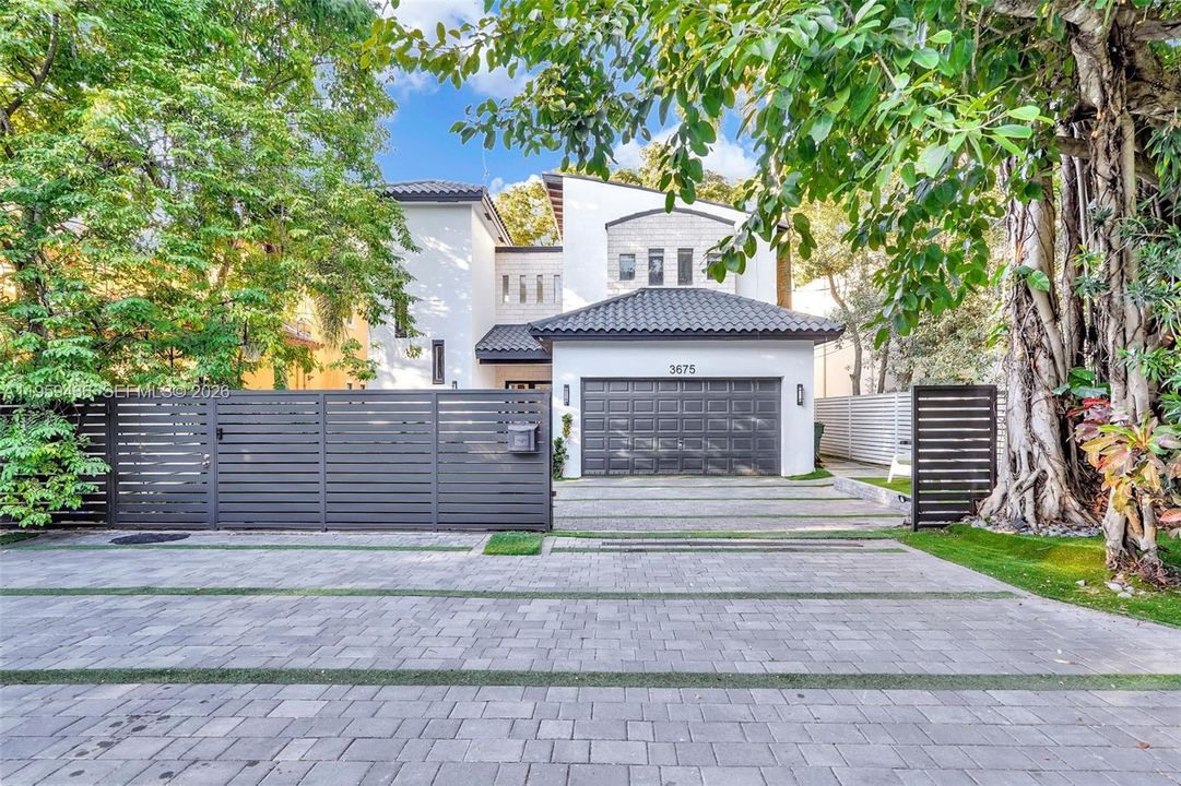 For Sale: $3,199,000 (4 beds, 4 baths, 3825 Square Feet)