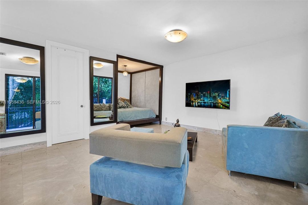 For Sale: $3,199,000 (4 beds, 4 baths, 3825 Square Feet)