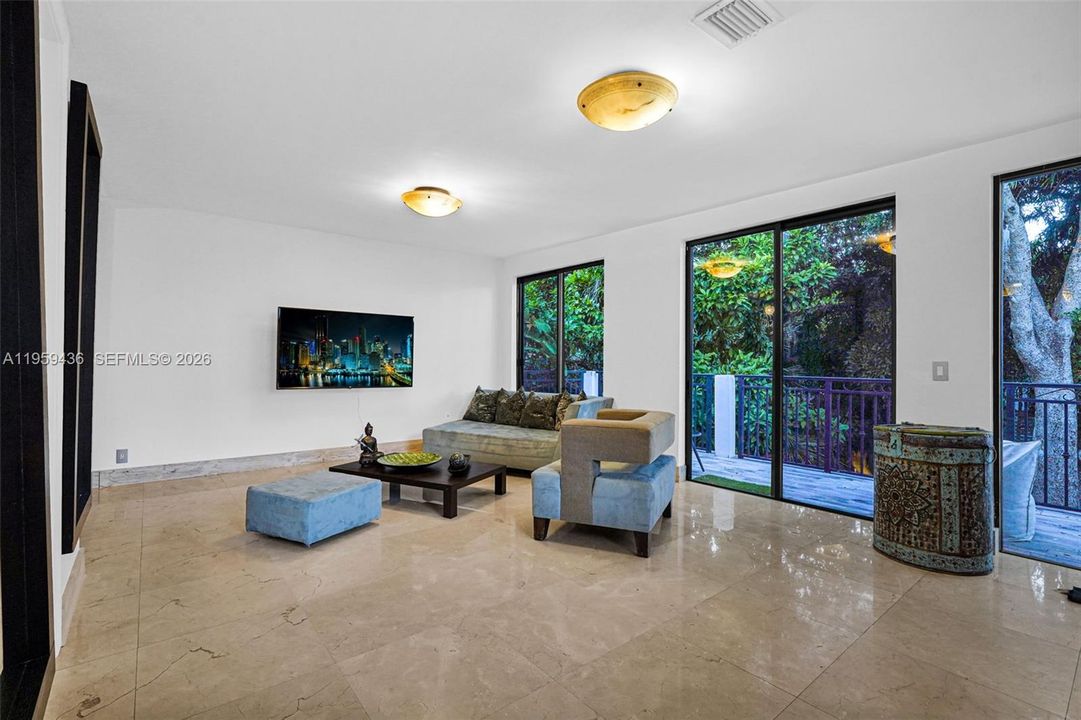 For Sale: $3,199,000 (4 beds, 4 baths, 3825 Square Feet)