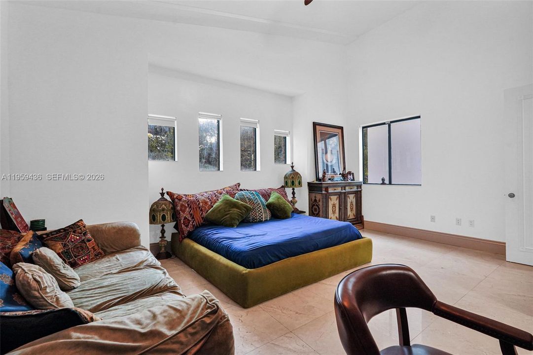For Sale: $3,199,000 (4 beds, 4 baths, 3825 Square Feet)
