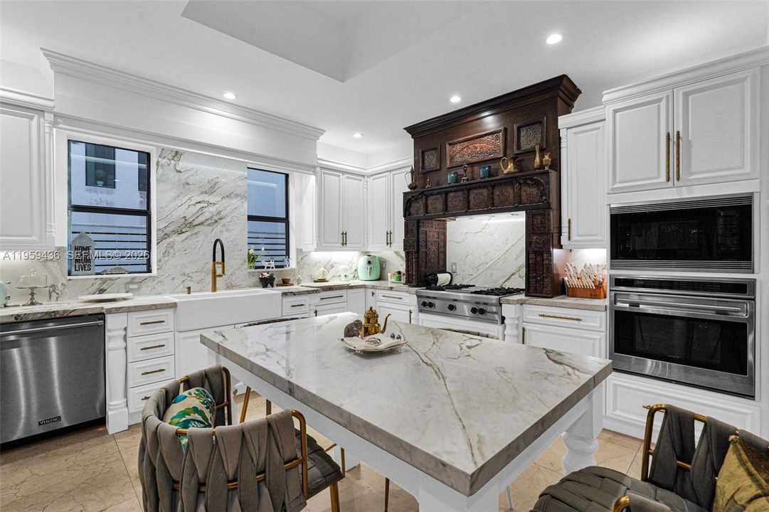 For Sale: $3,199,000 (4 beds, 4 baths, 3825 Square Feet)