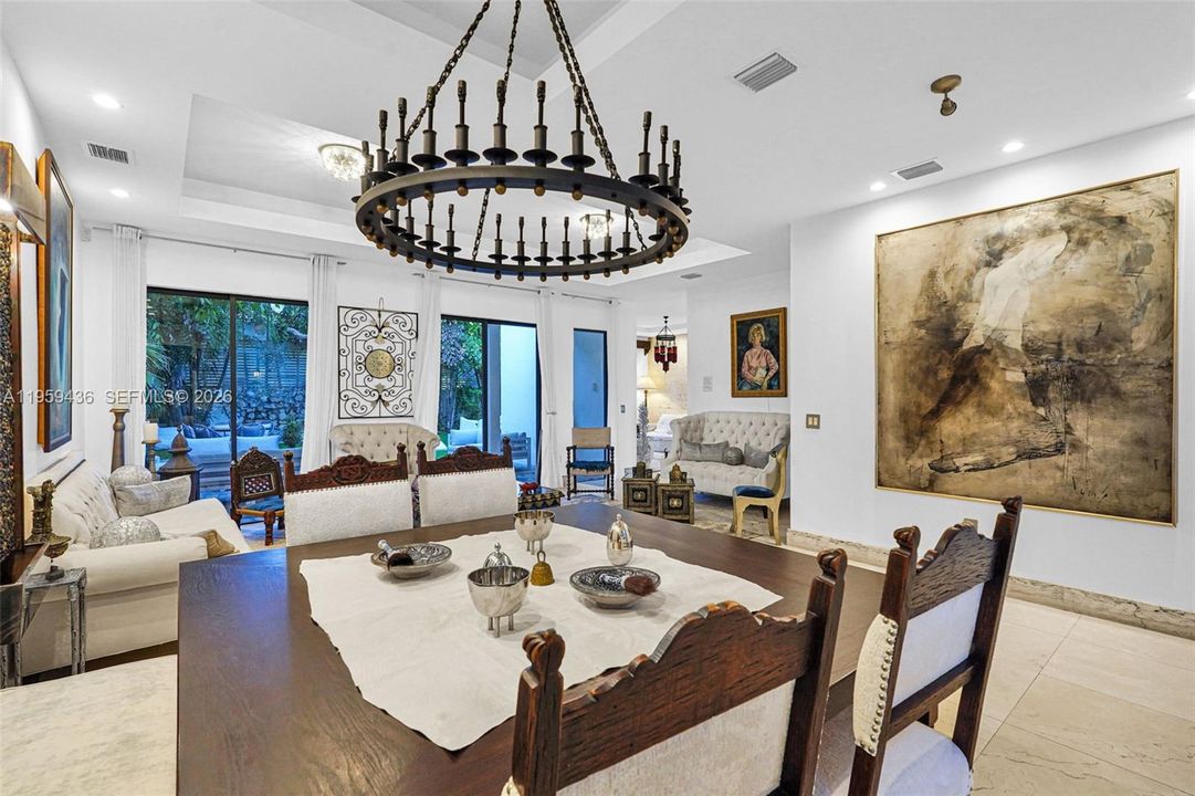 For Sale: $3,199,000 (4 beds, 4 baths, 3825 Square Feet)
