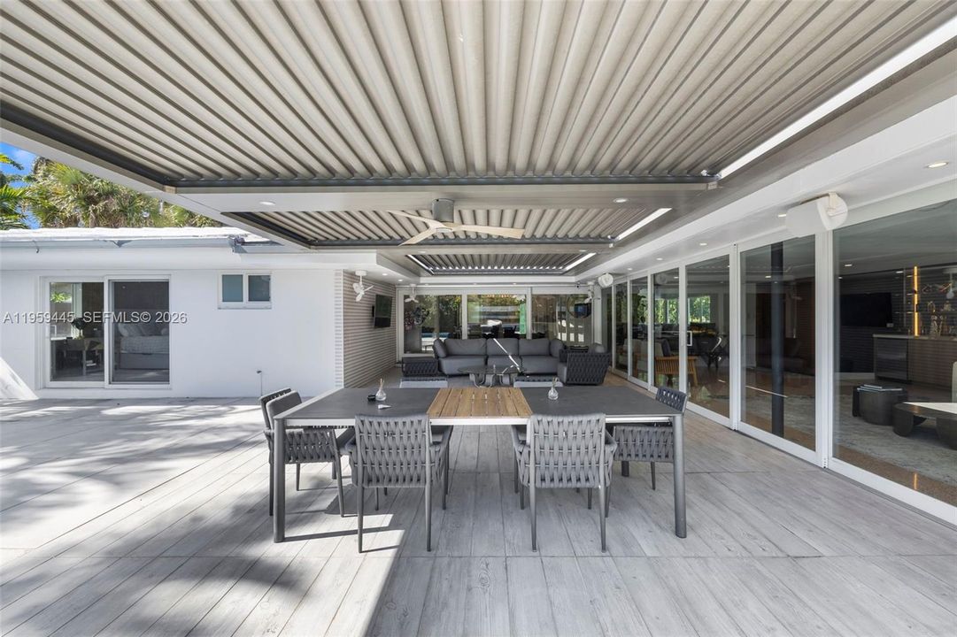 Activo con contrato: $1,950,000 (2 camas, 3 baños, 2988 Pies cuadrados)