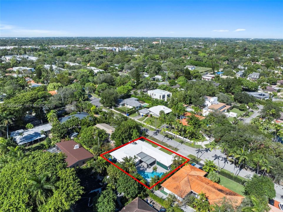 Activo con contrato: $1,950,000 (2 camas, 3 baños, 2988 Pies cuadrados)