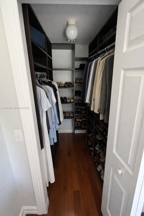 Closet Bedroom 1