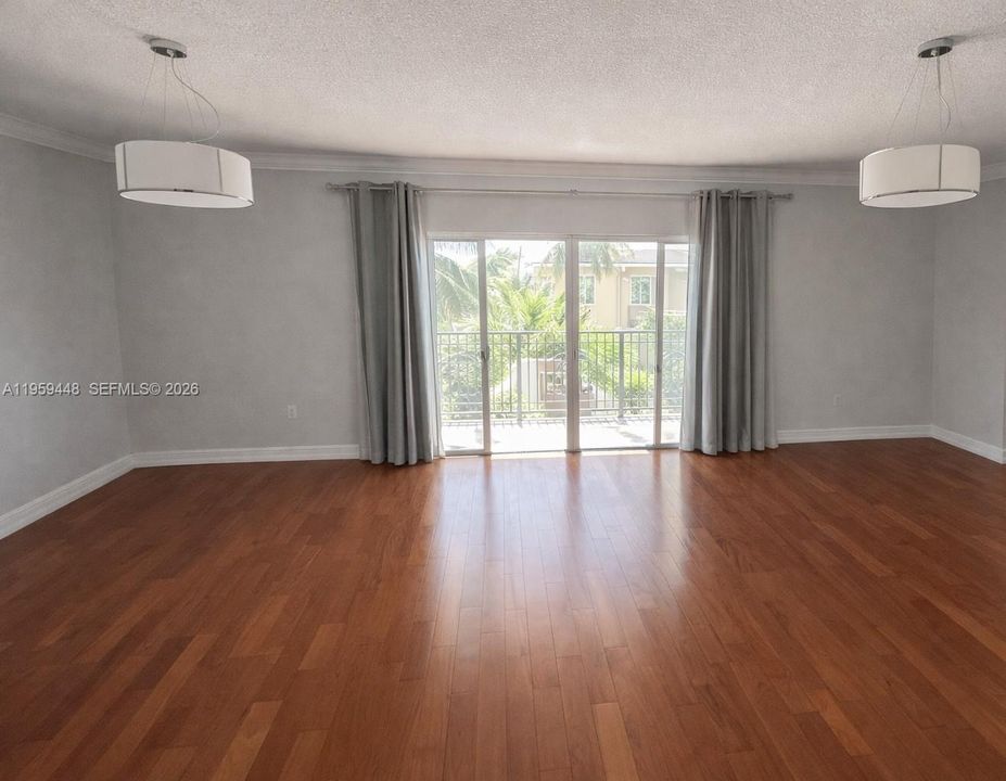En Venta: $670,000 (2 camas, 2 baños, 1128 Pies cuadrados)
