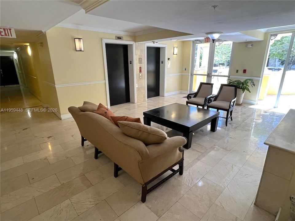 En Venta: $670,000 (2 camas, 2 baños, 1128 Pies cuadrados)