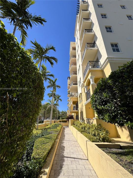 En Venta: $670,000 (2 camas, 2 baños, 1128 Pies cuadrados)