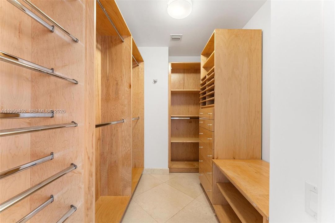 En Venta: $7,800,000 (3 camas, 3 baños, 2671 Pies cuadrados)