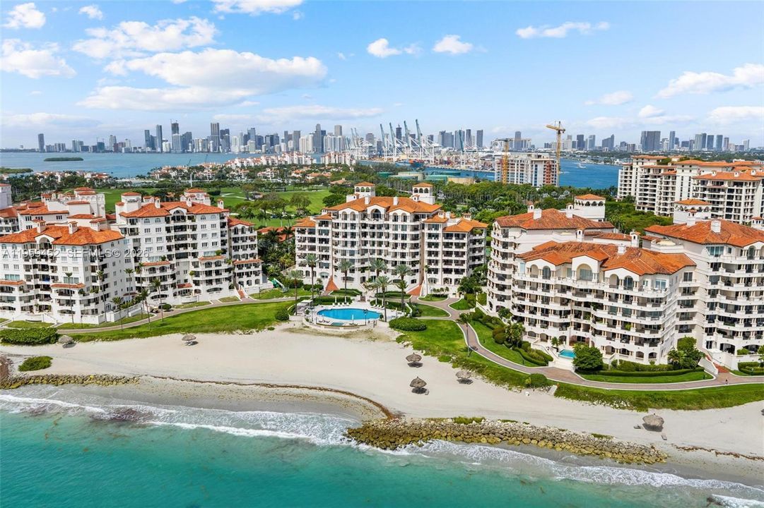 En Venta: $7,800,000 (3 camas, 3 baños, 2671 Pies cuadrados)