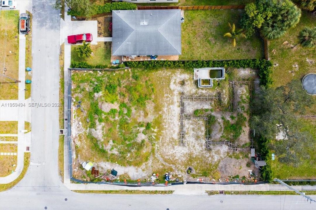 待售: $274,995 (0.14 acres)